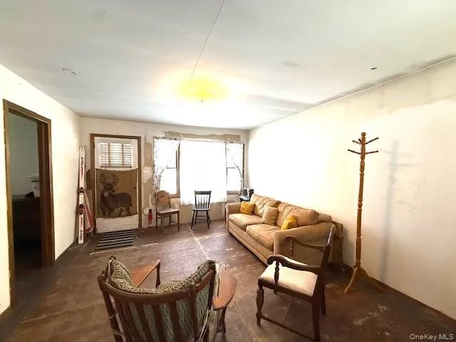 195 W Mohican Trail Glen Spey, NY 12737