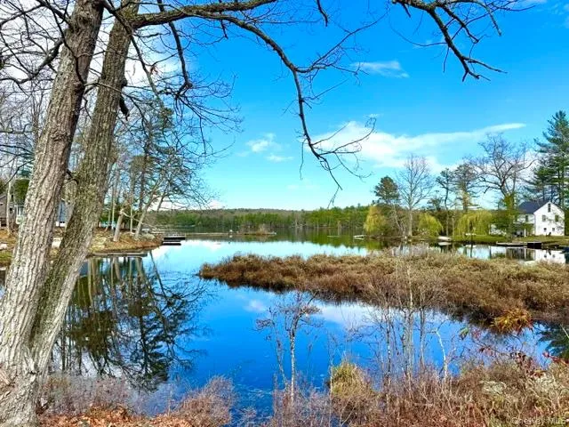 195 W Mohican Trail Glen Spey, NY 12737