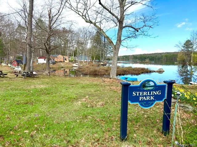 195 W Mohican Trail Glen Spey, NY 12737