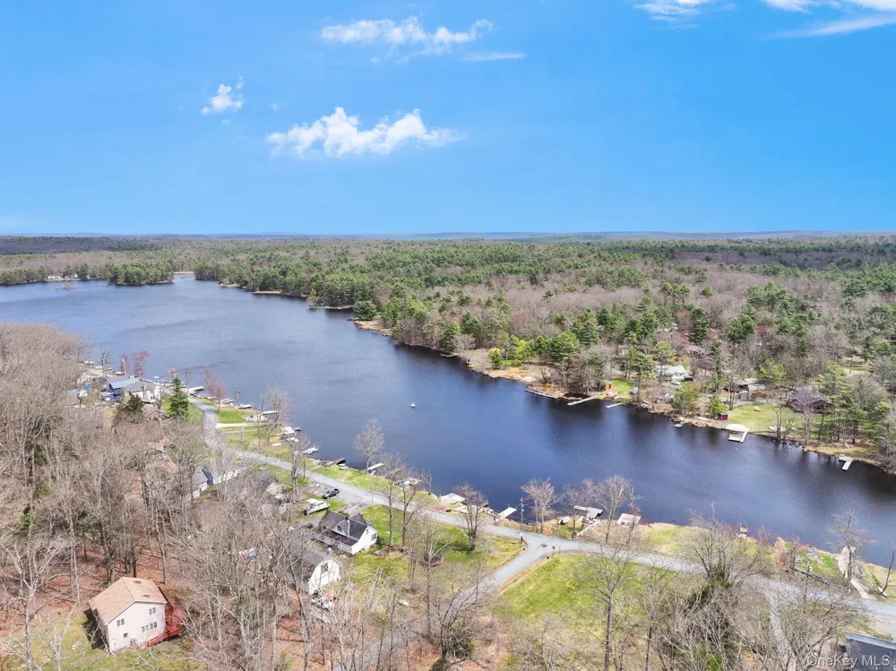 195 W Mohican Trail Glen Spey, NY 12737