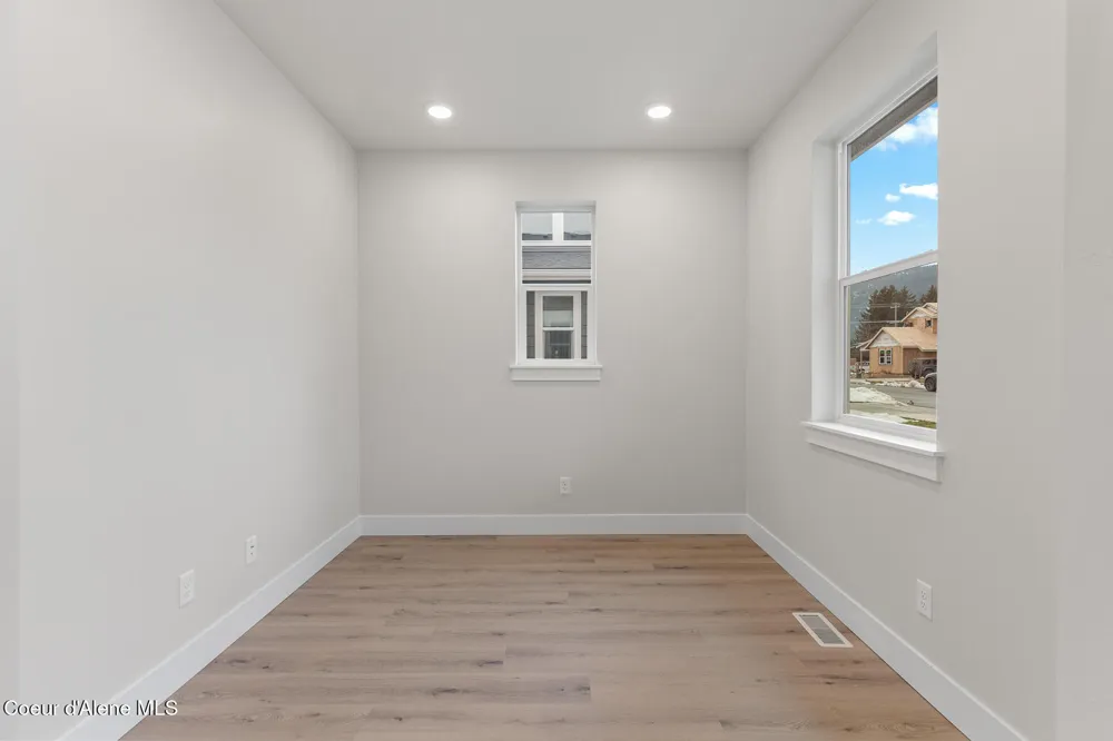 610 MOSCOW STREET Sandpoint, ID 83864
