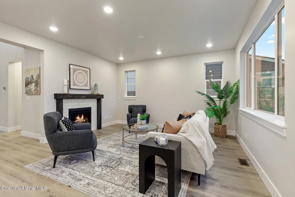 627 MOSCOW STREET Sandpoint, ID 83864