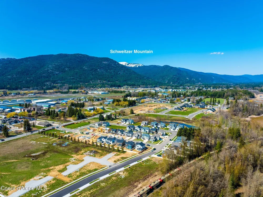 627 MOSCOW STREET Sandpoint, ID 83864