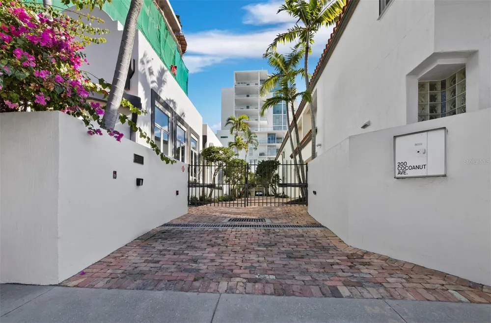 200 COCOANUT AVENUE #7 Sarasota, FL 34236