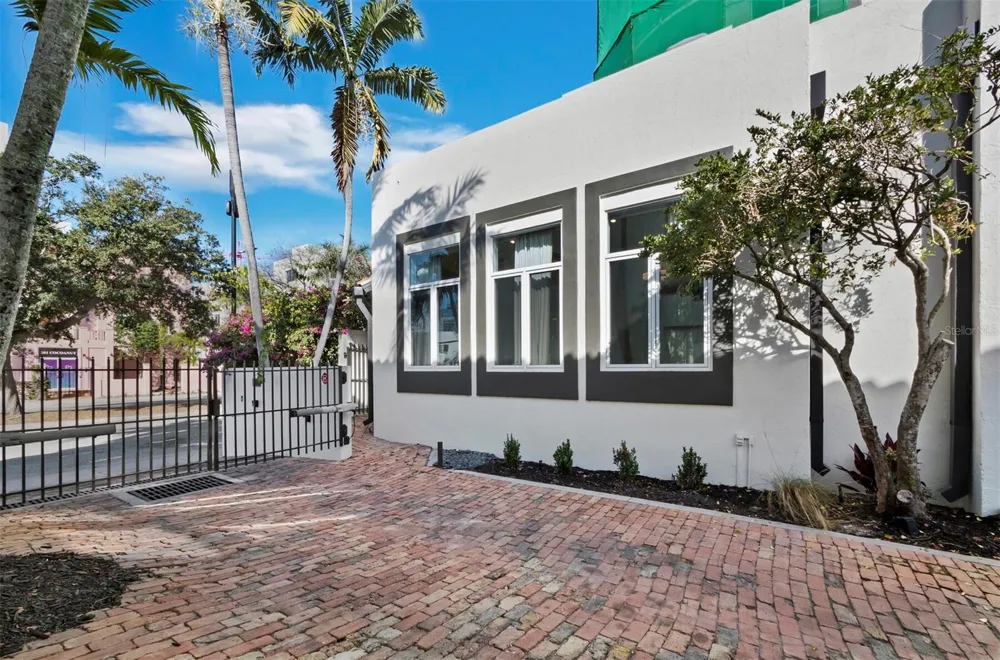 200 COCOANUT AVENUE #7 Sarasota, FL 34236
