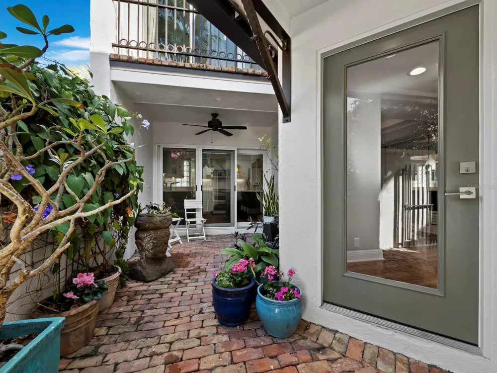 200 COCOANUT AVENUE #7 Sarasota, FL 34236