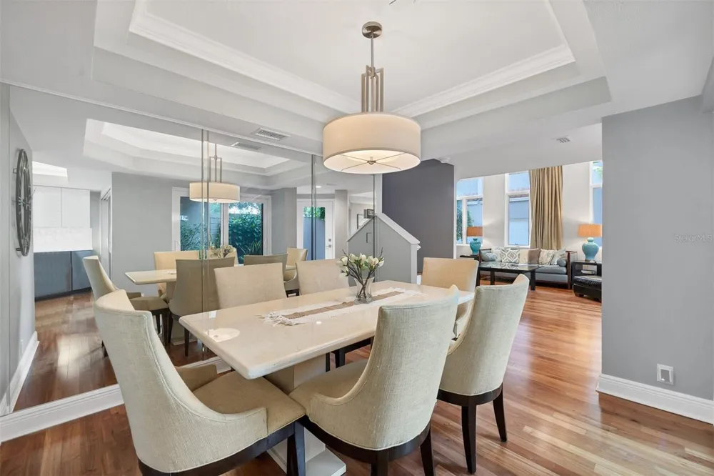 200 COCOANUT AVENUE #7 Sarasota, FL 34236