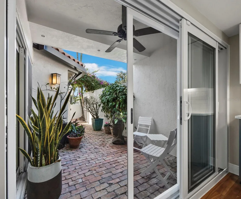 200 COCOANUT AVENUE #7 Sarasota, FL 34236