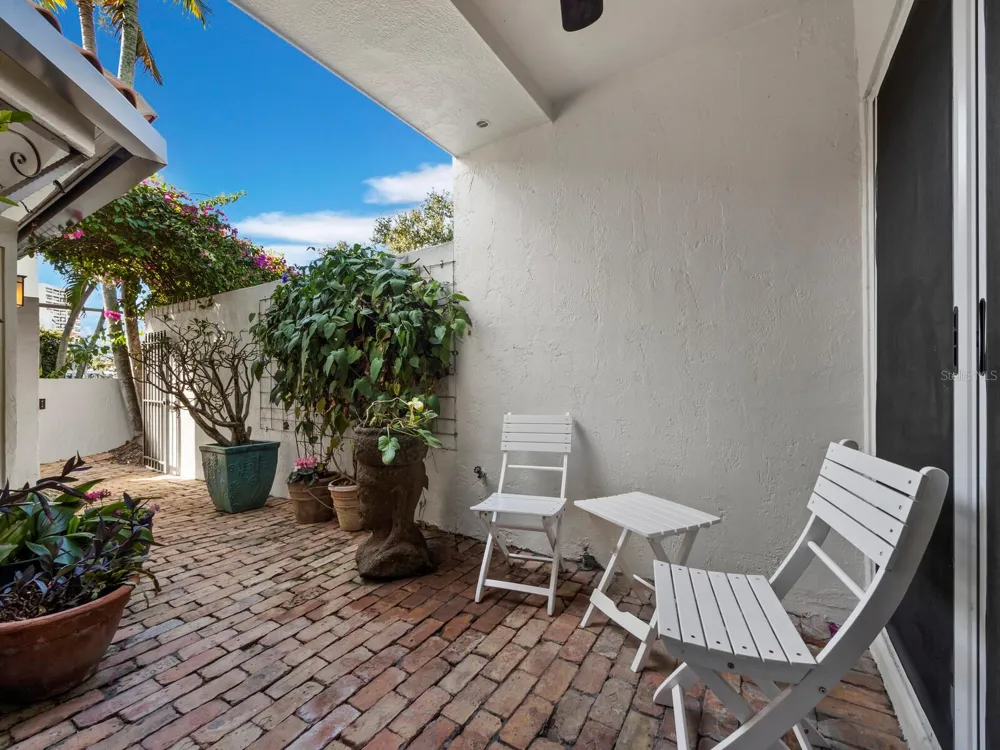 200 COCOANUT AVENUE #7 Sarasota, FL 34236