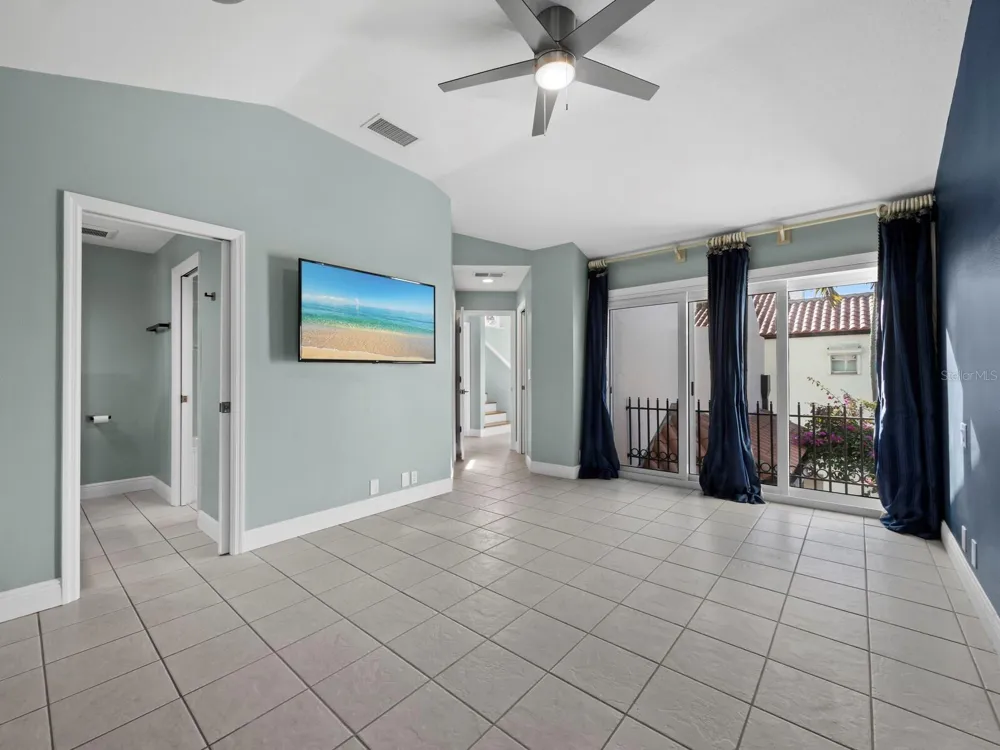 200 COCOANUT AVENUE #7 Sarasota, FL 34236