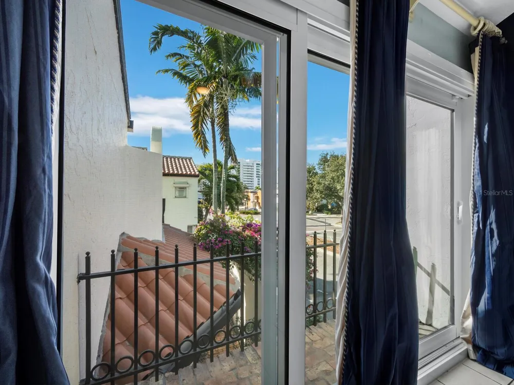 200 COCOANUT AVENUE #7 Sarasota, FL 34236