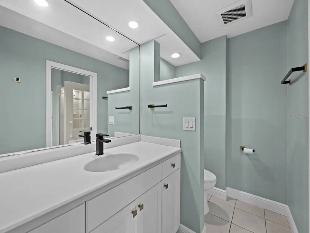 200 COCOANUT AVENUE #7 Sarasota, FL 34236