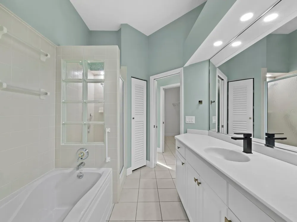 200 COCOANUT AVENUE #7 Sarasota, FL 34236