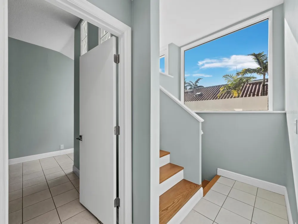 200 COCOANUT AVENUE #7 Sarasota, FL 34236