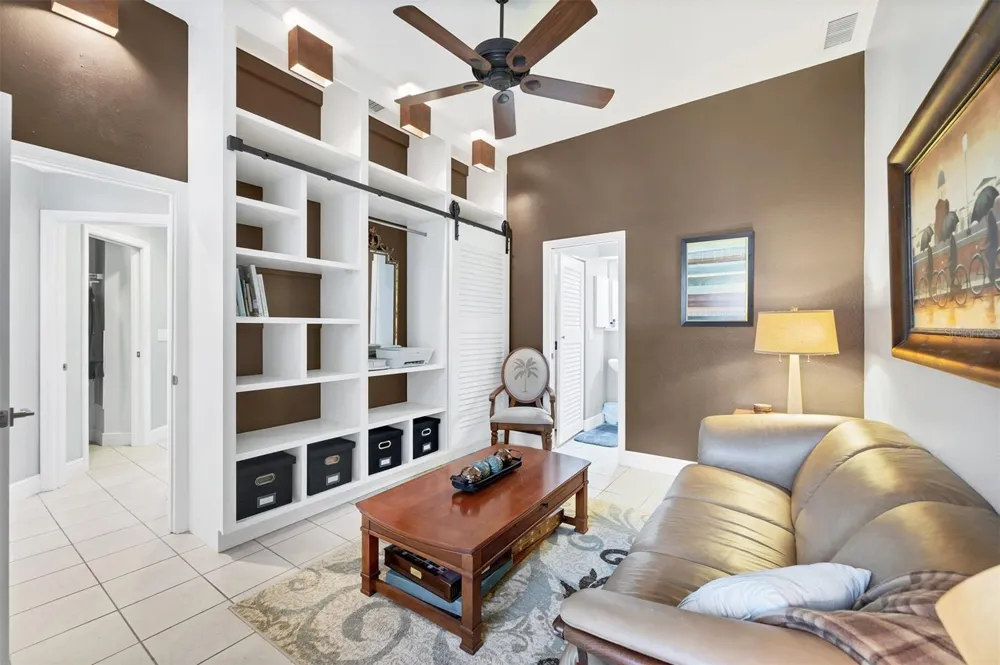 200 COCOANUT AVENUE #7 Sarasota, FL 34236