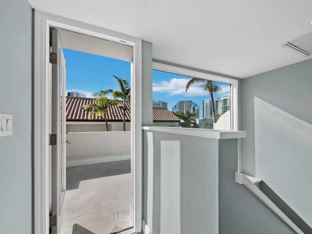 200 COCOANUT AVENUE #7 Sarasota, FL 34236
