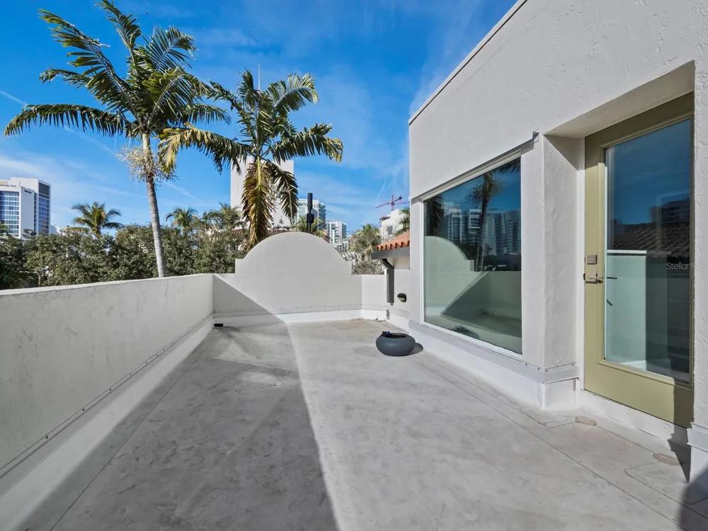 200 COCOANUT AVENUE #7 Sarasota, FL 34236