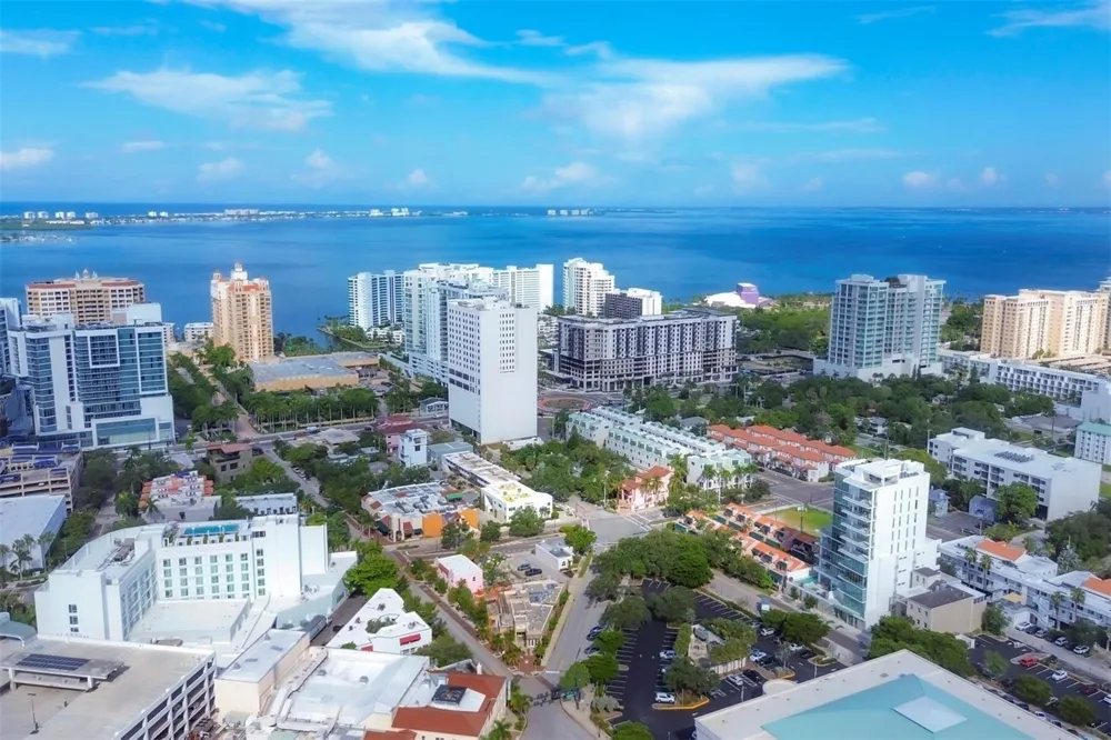 200 COCOANUT AVENUE #7 Sarasota, FL 34236
