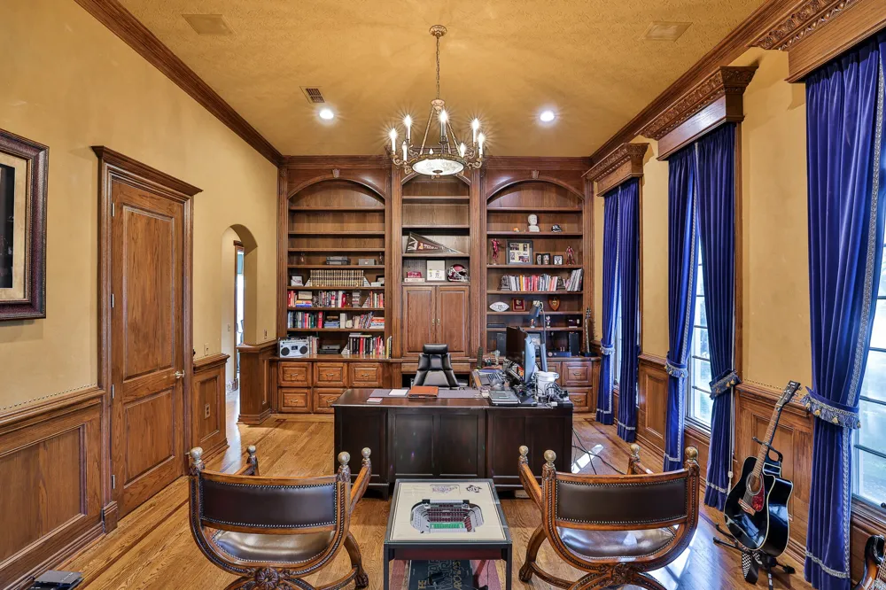 6805 Laurel Valley Drive Fort Worth, TX 76132