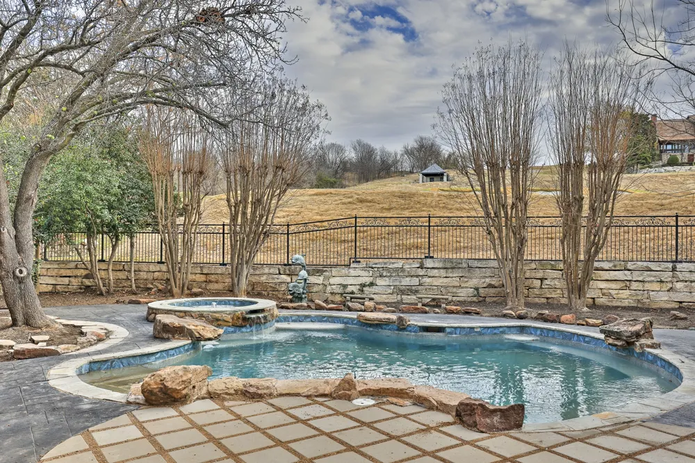 6805 Laurel Valley Drive Fort Worth, TX 76132