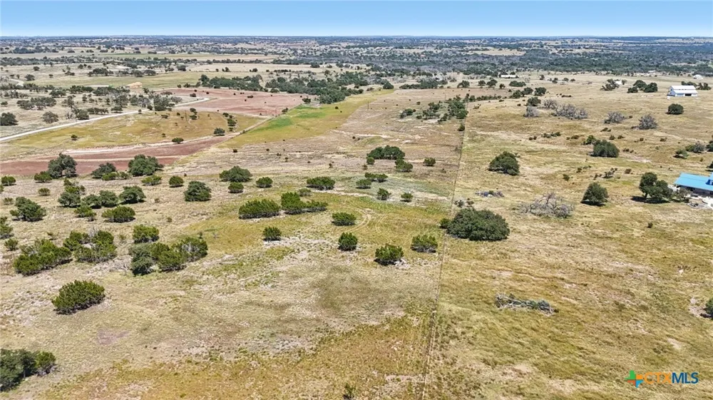 12 reeh rd Harper, TX 78631