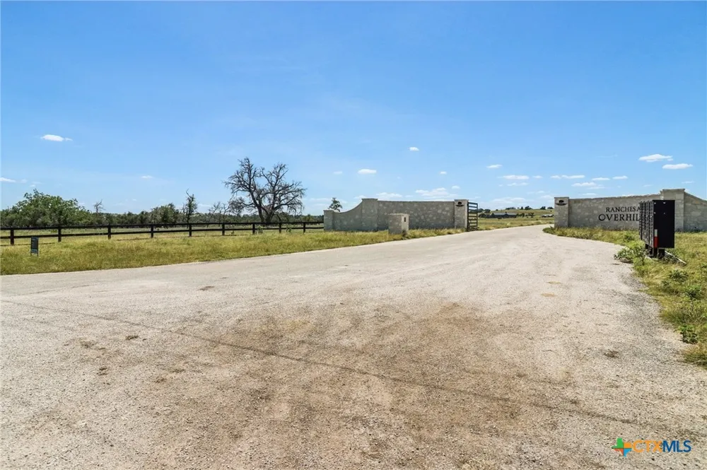12 reeh rd Harper, TX 78631