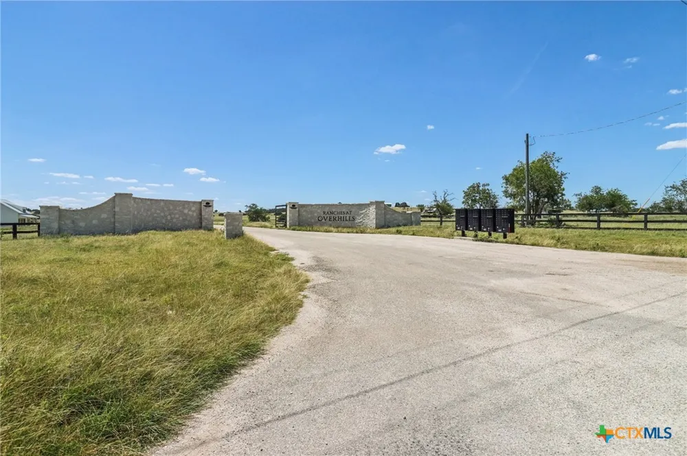 12 reeh rd Harper, TX 78631
