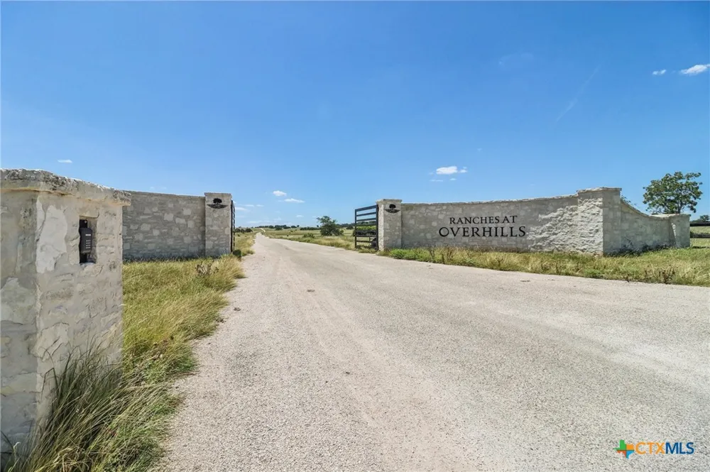 12 reeh rd Harper, TX 78631