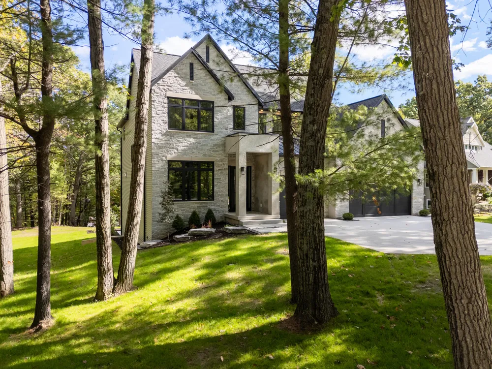 3750 Charlevoix Drive SE Grand Rapids, MI 49546