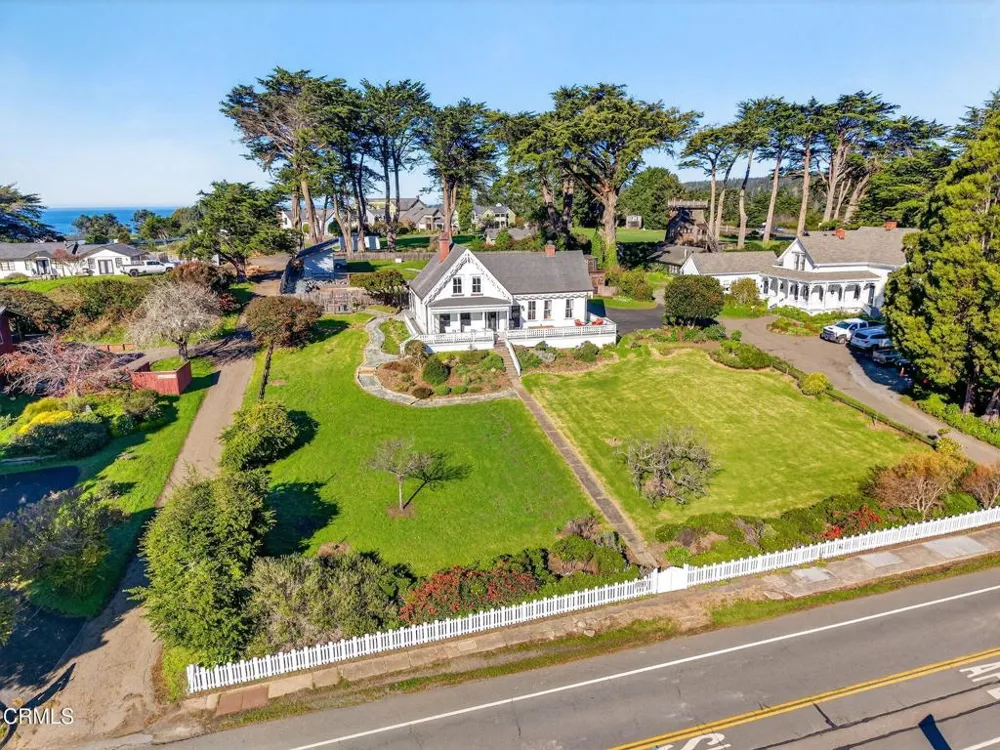 44900 Little Lake Road Mendocino, CA 95460