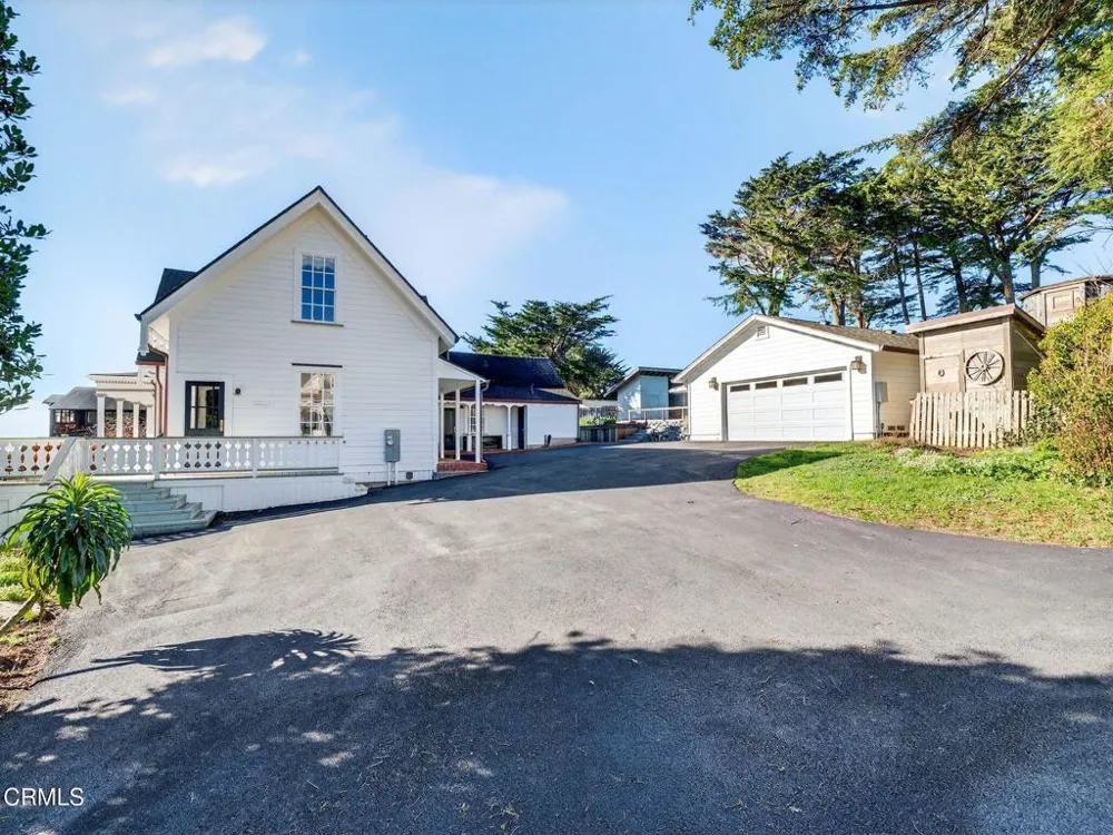 44900 Little Lake Road Mendocino, CA 95460