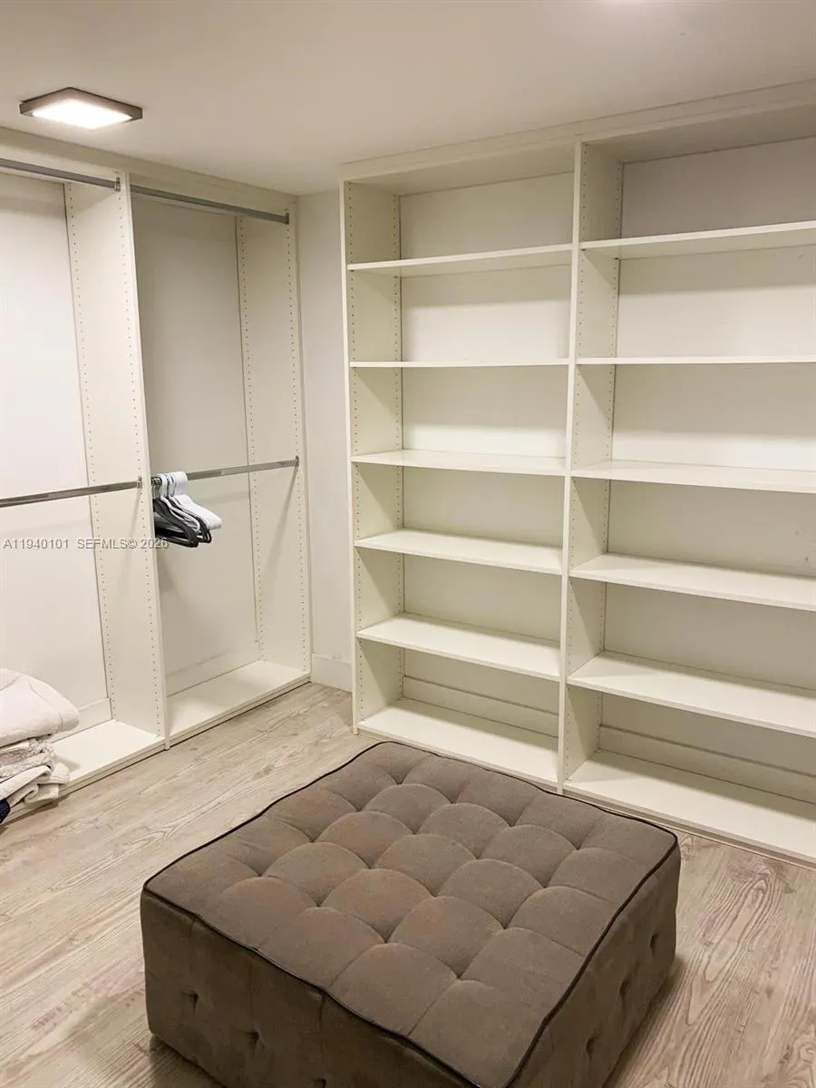 400 Sunny Isles Blvd #1120 Sunny Isles Beach, FL 33160