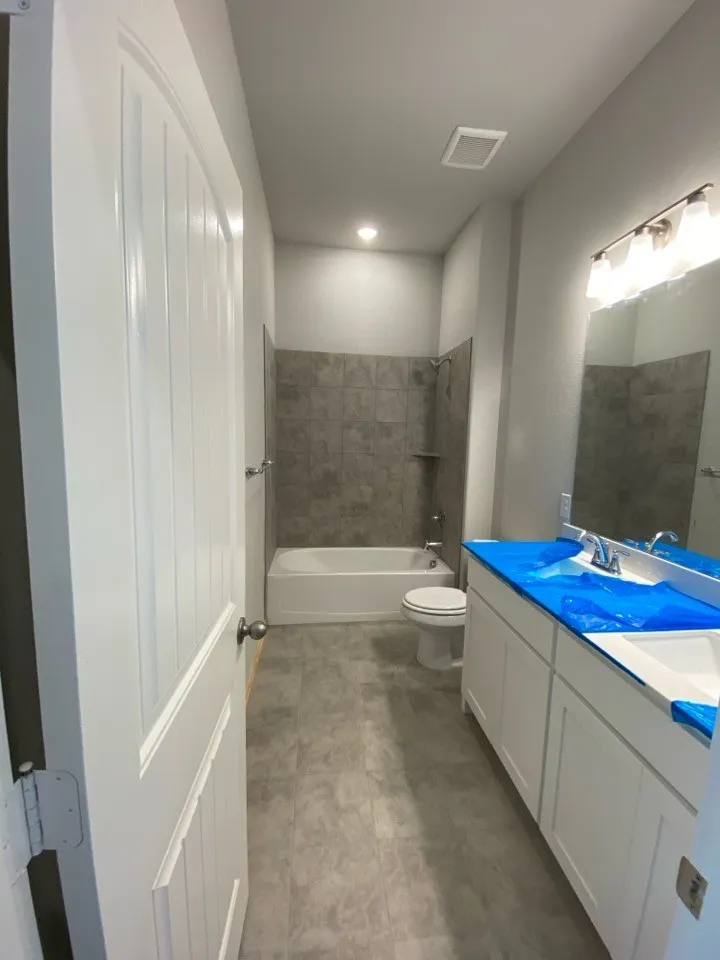 870 County Road 200 Valley View, TX 76272
