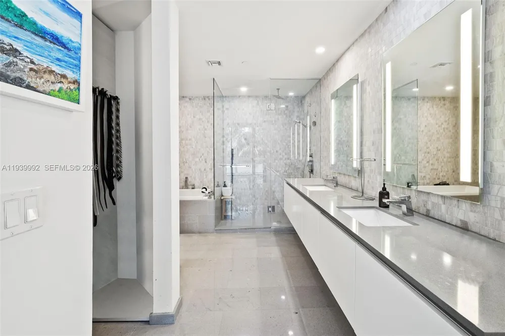 68 SE 6th Street #805 Miami, FL 33131