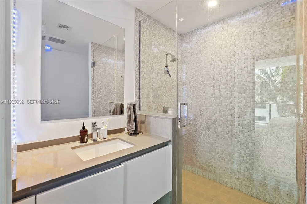 68 SE 6th Street #805 Miami, FL 33131