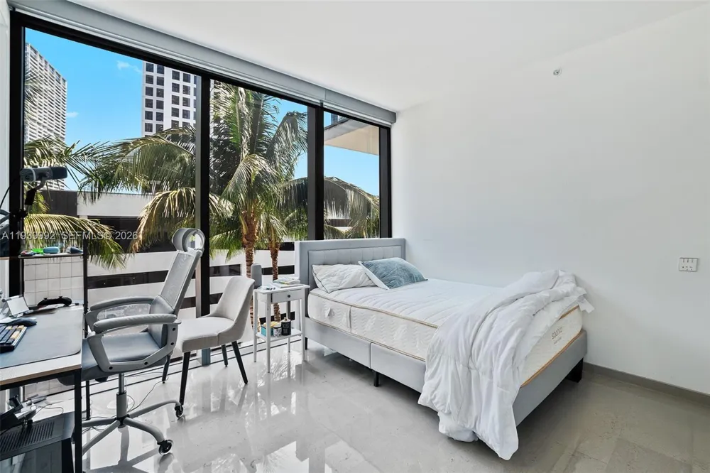 68 SE 6th Street #805 Miami, FL 33131