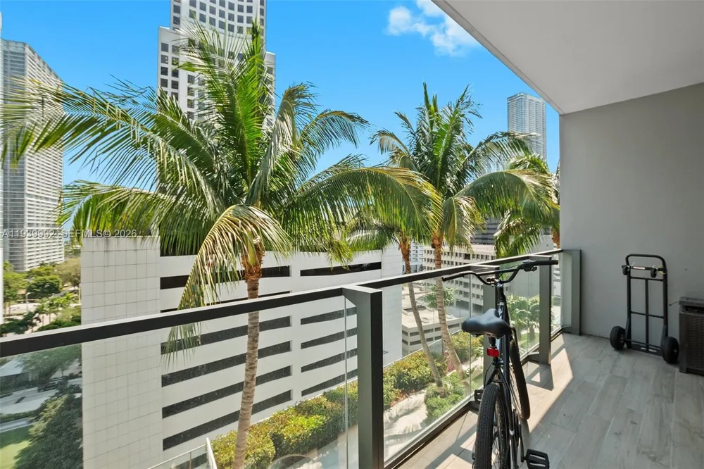 68 SE 6th Street #805 Miami, FL 33131