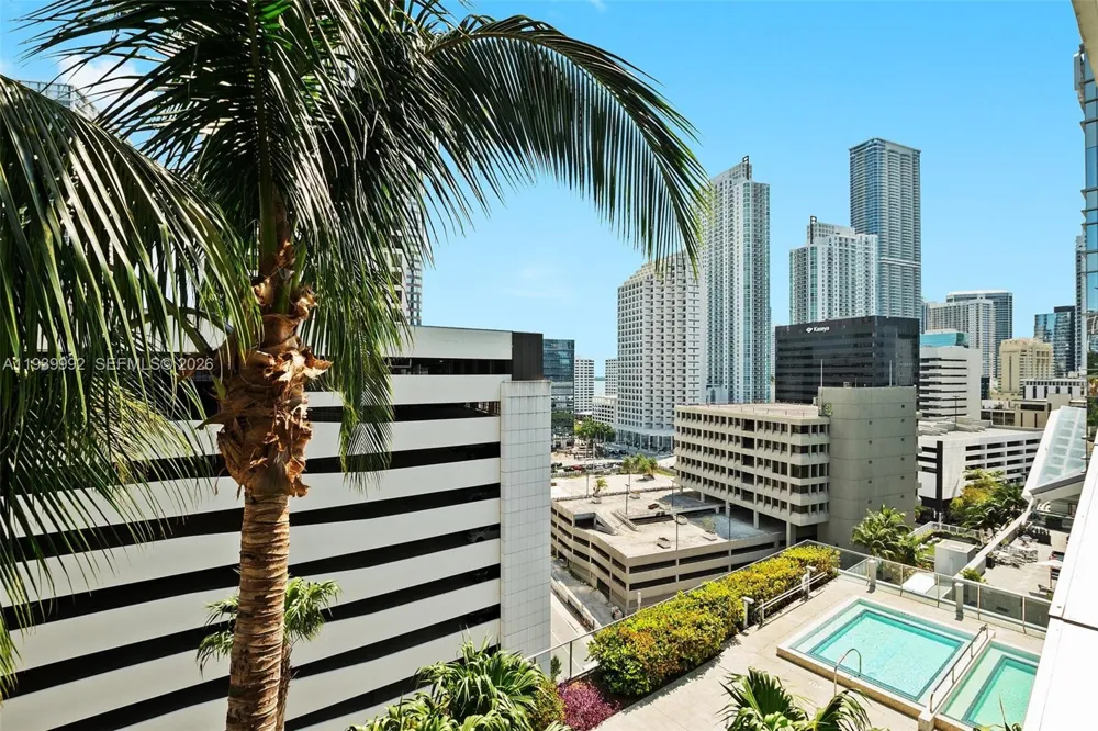 68 SE 6th Street #805 Miami, FL 33131