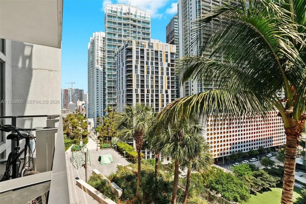 68 SE 6th Street #805 Miami, FL 33131