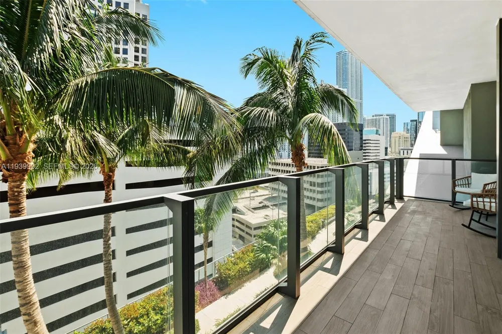 68 SE 6th Street #805 Miami, FL 33131