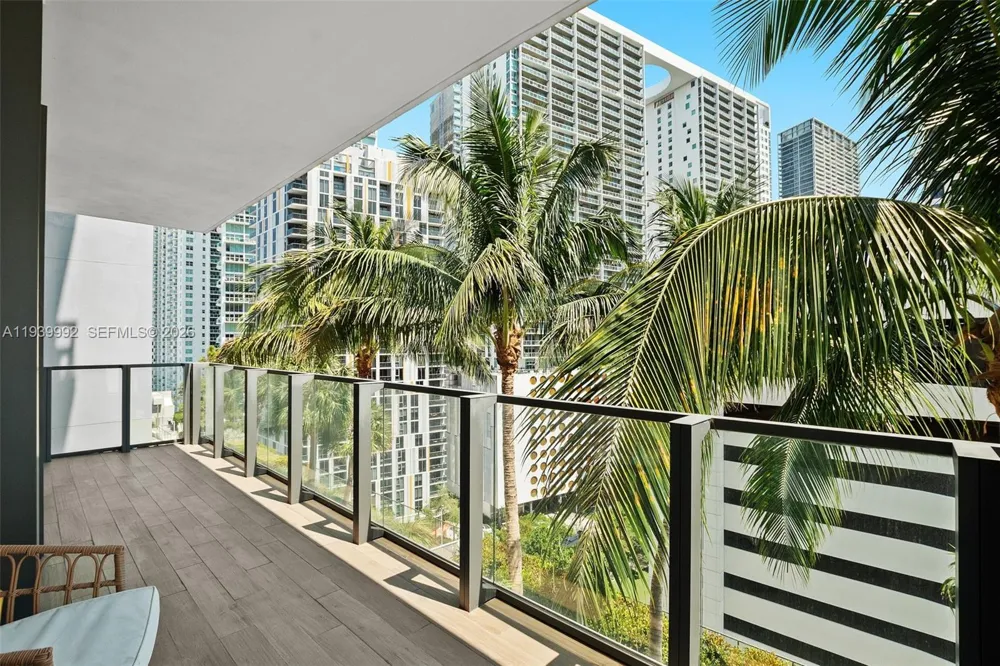 68 SE 6th Street #805 Miami, FL 33131