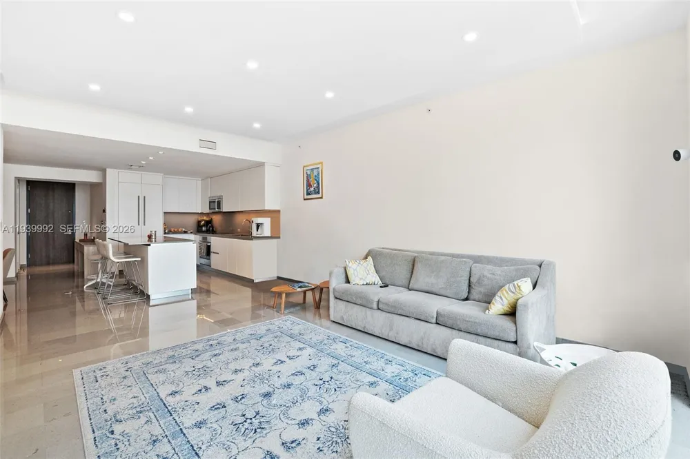 68 SE 6th Street #805 Miami, FL 33131
