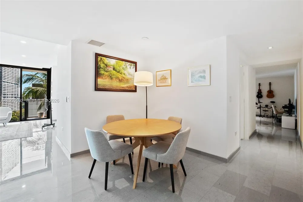 68 SE 6th Street #805 Miami, FL 33131