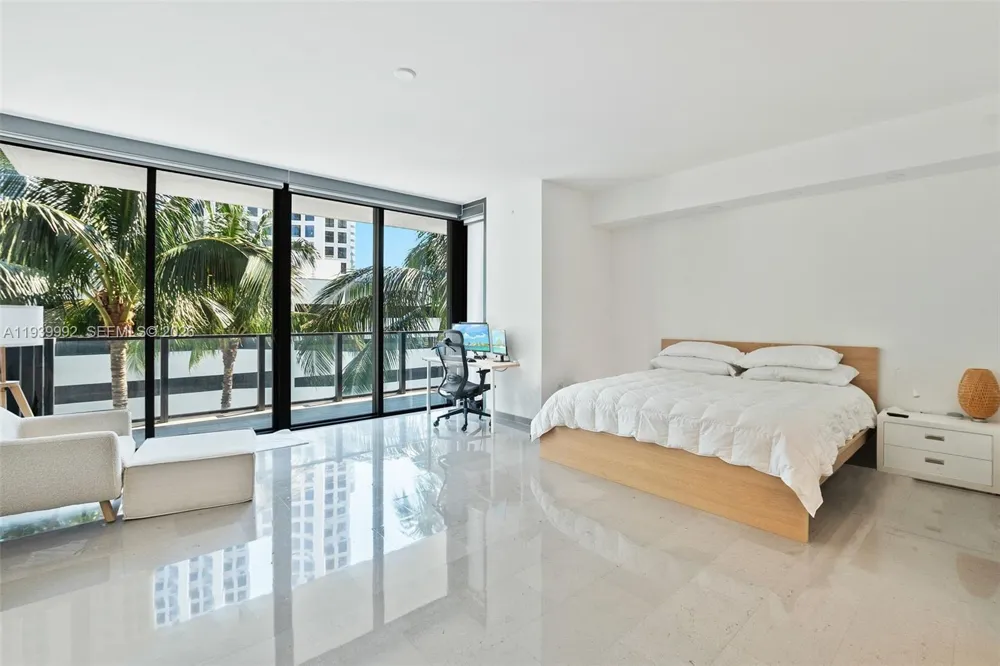 68 SE 6th Street #805 Miami, FL 33131