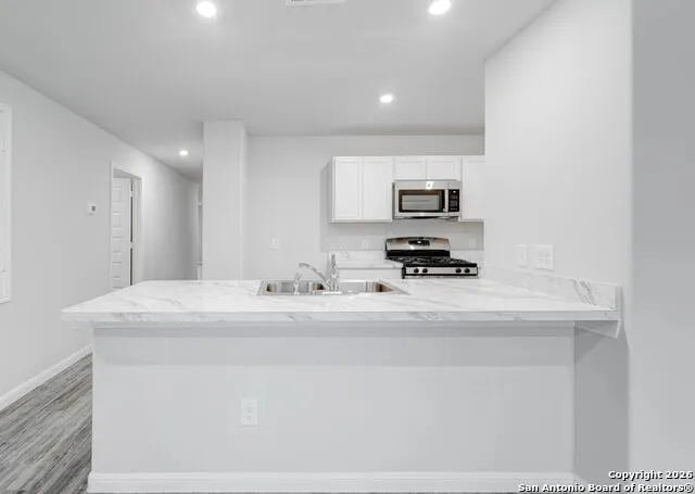 125 Sutton Place Uvalde, TX 78801