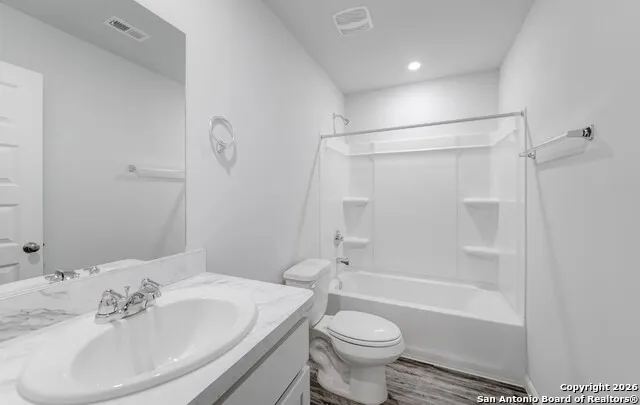 125 Sutton Place Uvalde, TX 78801