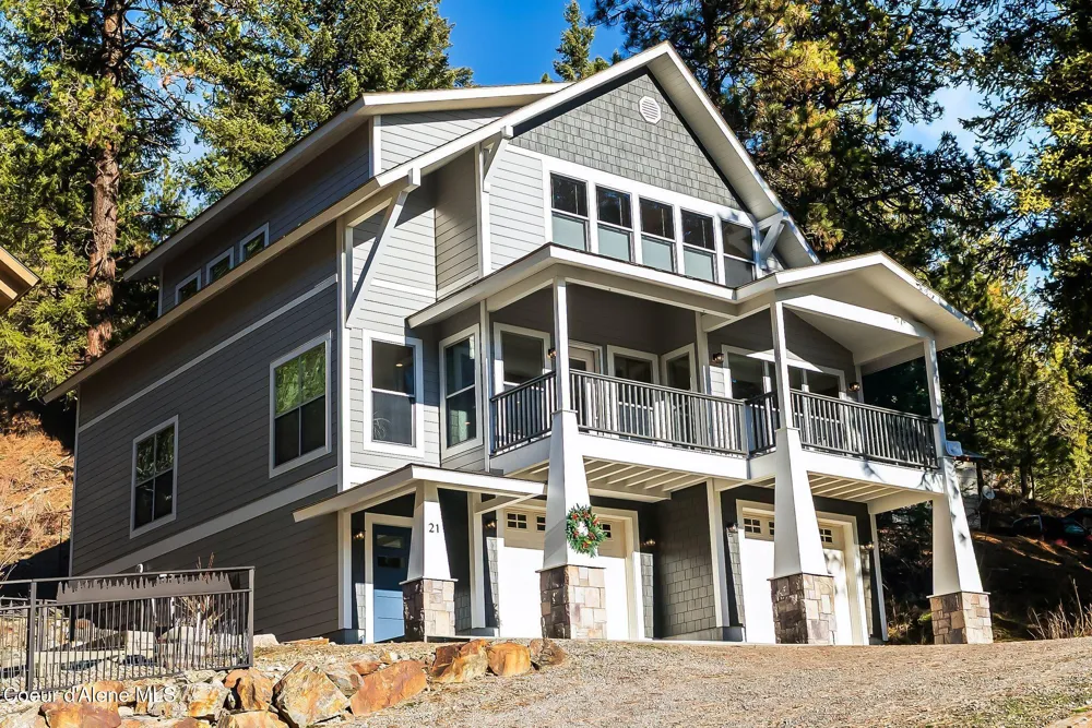 21 Midlake Drive Sagle, ID 83860