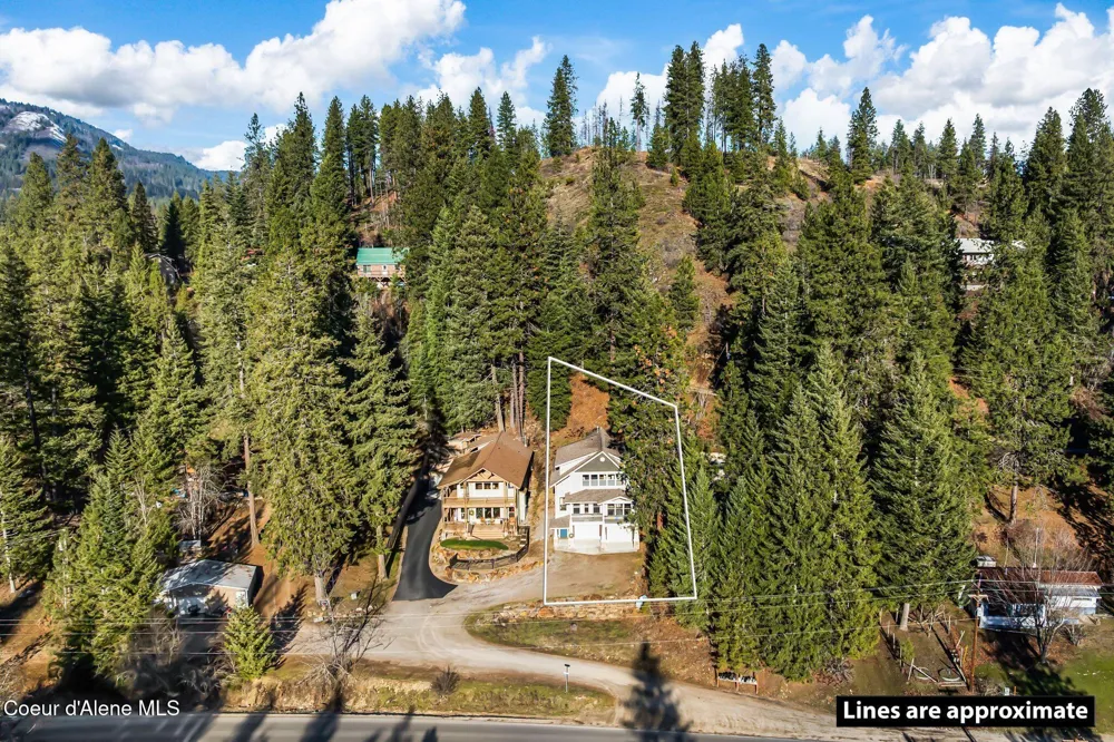 21 Midlake Drive Sagle, ID 83860