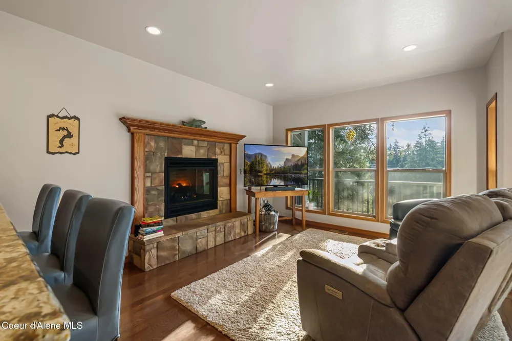 21 Midlake Drive Sagle, ID 83860