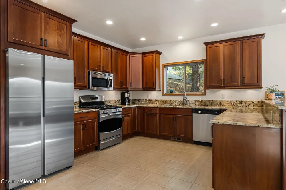 21 Midlake Drive Sagle, ID 83860